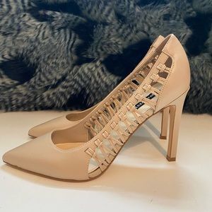 Nine West nude heels